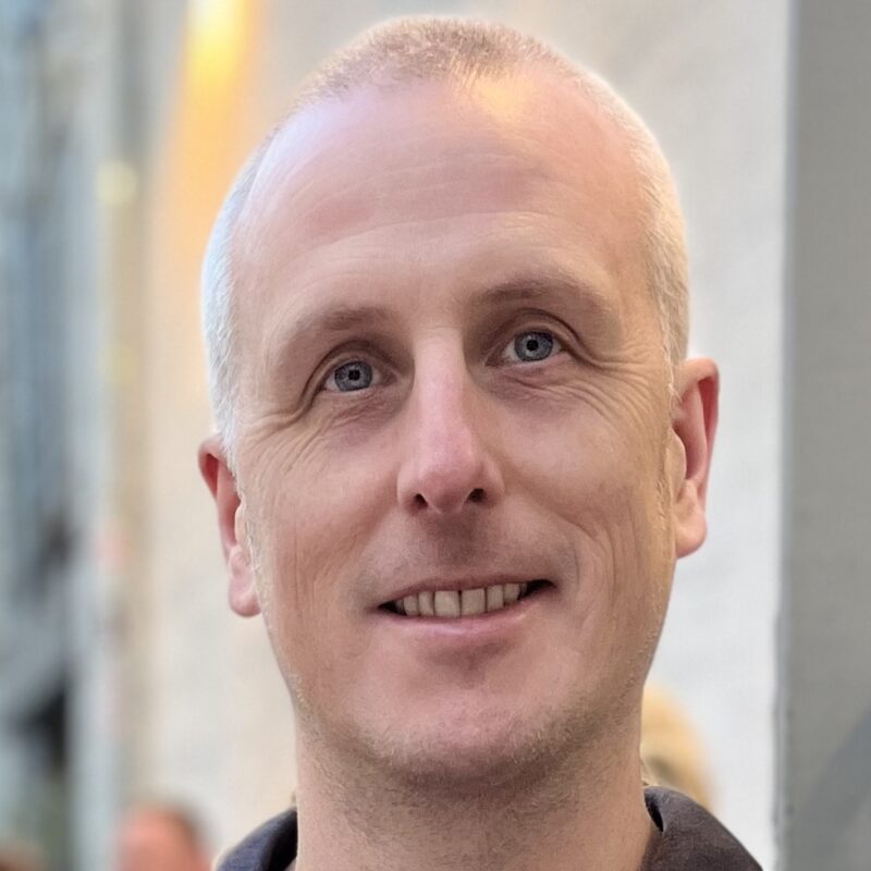 Dr Andrew Leach